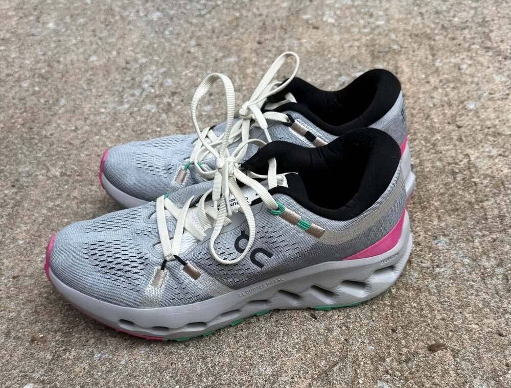 On Running Cloudsurfer Size US M7 / EU 40 Glacier Pink